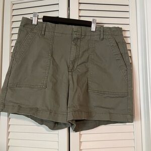 Banana Republic light green utility shorts size 10